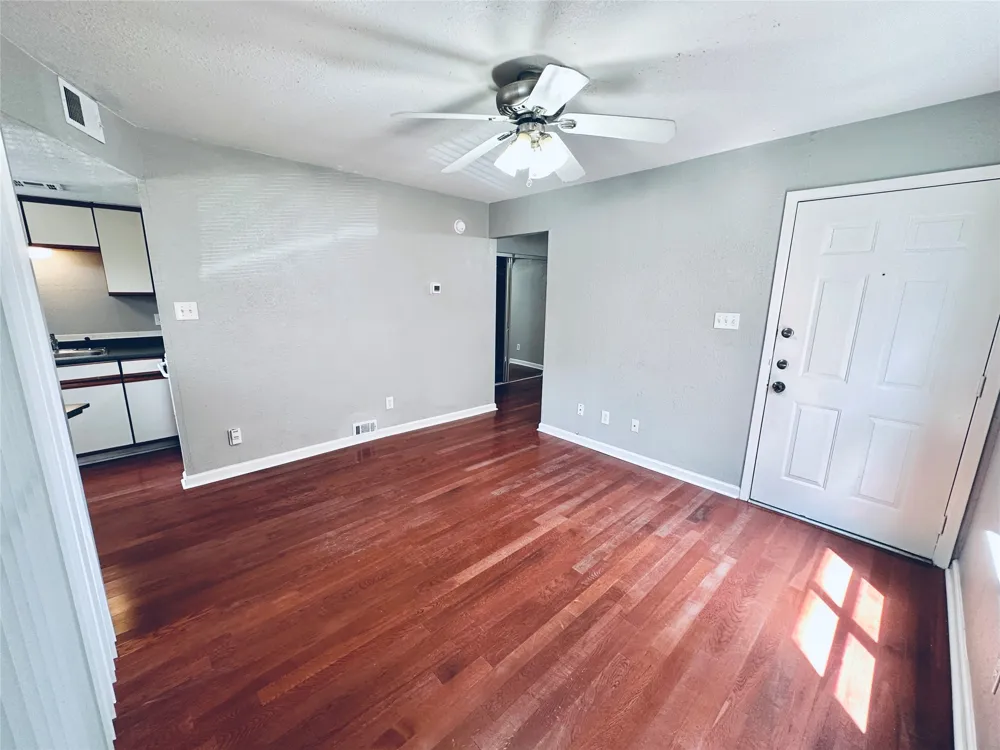 2500 Burleson Road #209 Austin, TX 78741