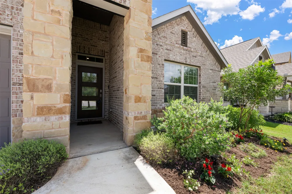 303 Cold River Run Kyle, TX 78640