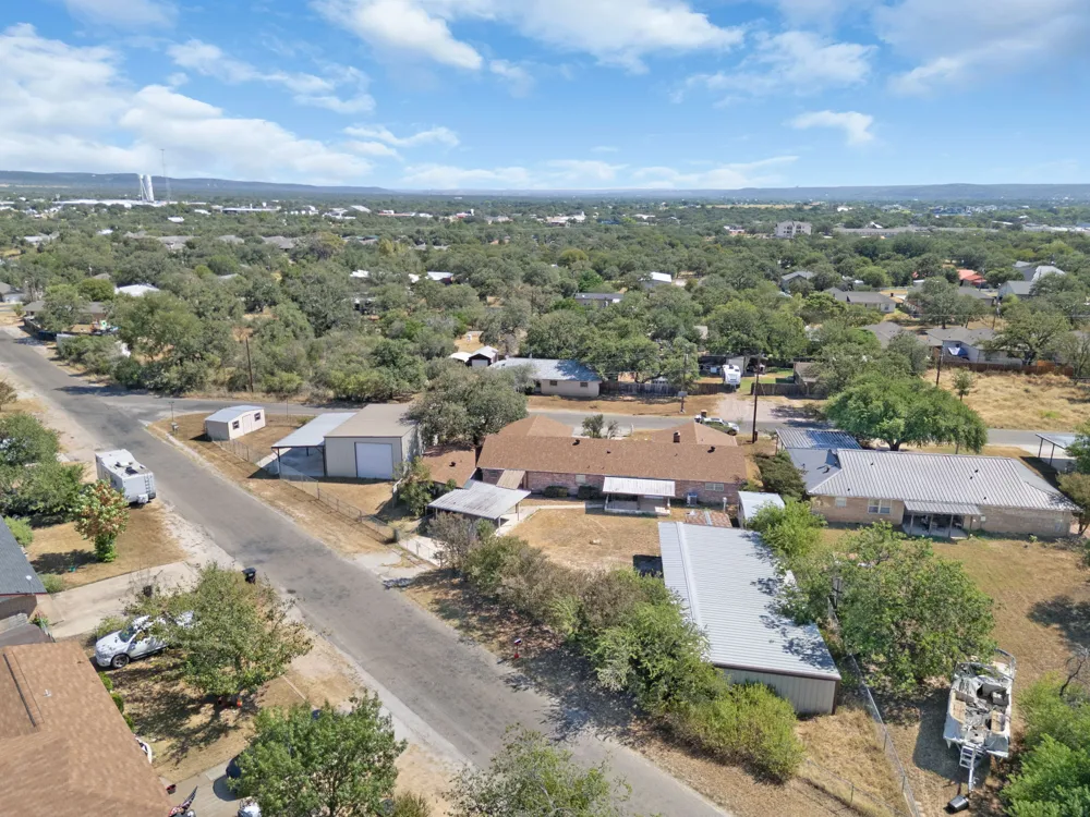 2025 Forest Trail Kingsland, TX 78639