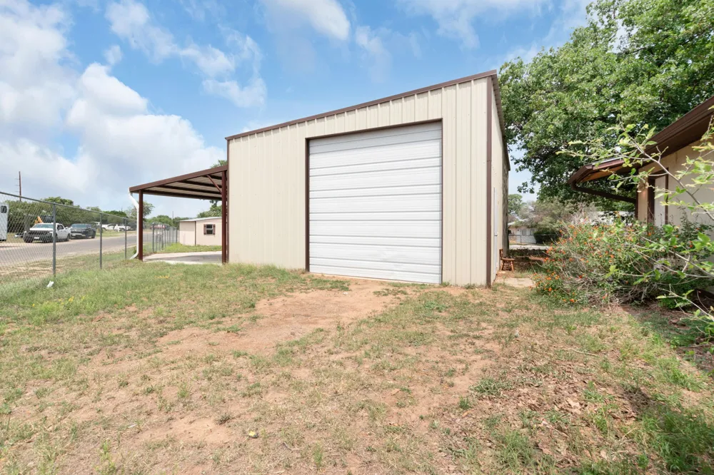 2025 Forest Trail Kingsland, TX 78639