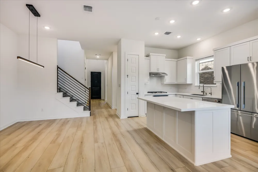 253 Darley Oak Drive Dripping Springs, TX 78620