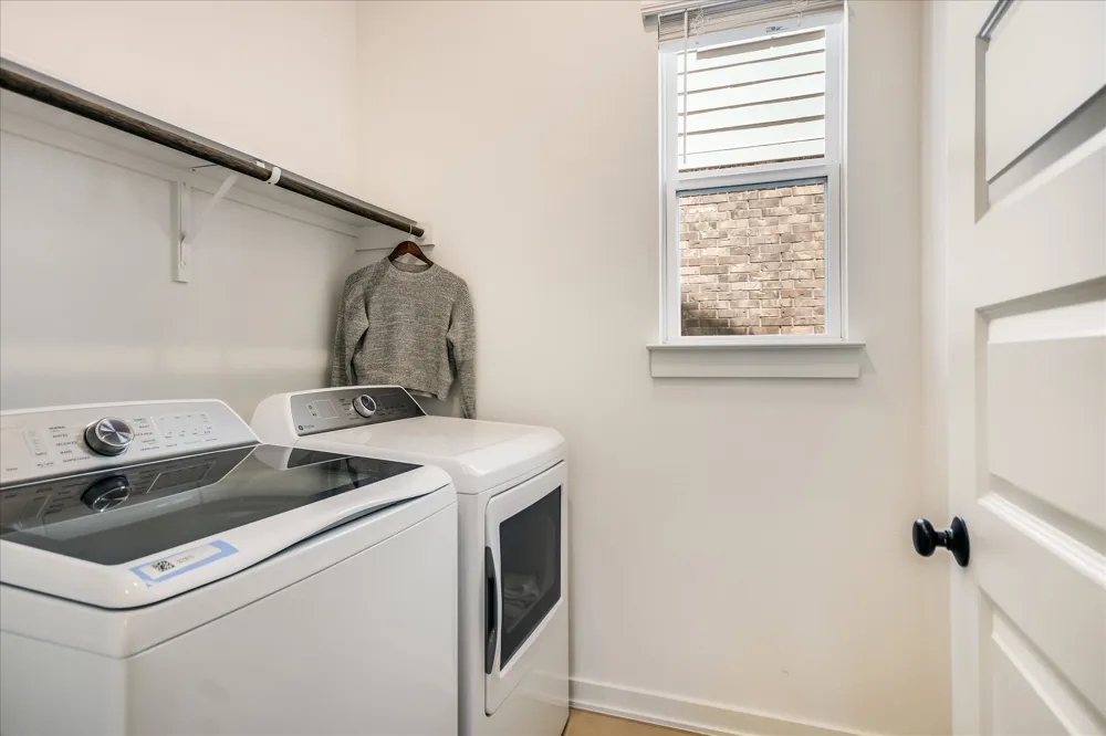 253 Darley Oak Drive Dripping Springs, TX 78620