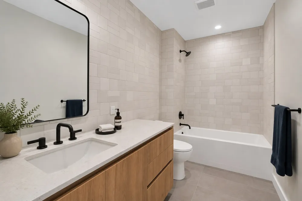 84 East Avenue #3808 Austin, TX 78701