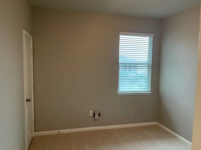 711 Rolling Oak Drive #117 Round Rock, TX 78664