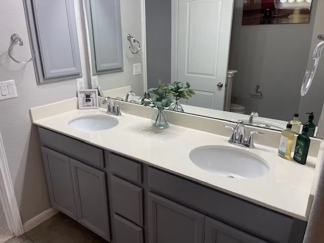711 Rolling Oak Drive #117 Round Rock, TX 78664