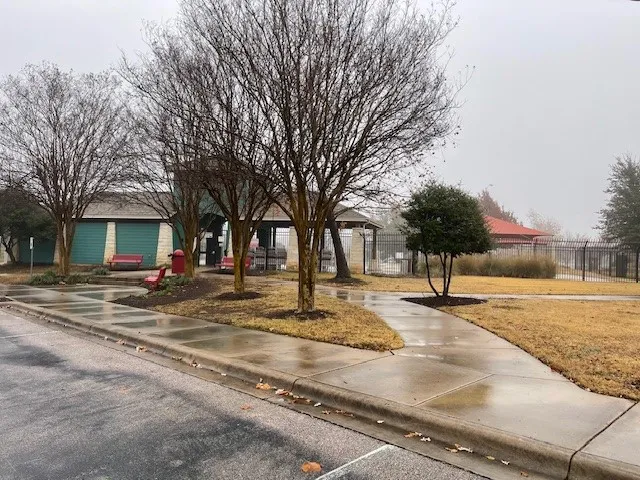 711 Rolling Oak Drive #117 Round Rock, TX 78664