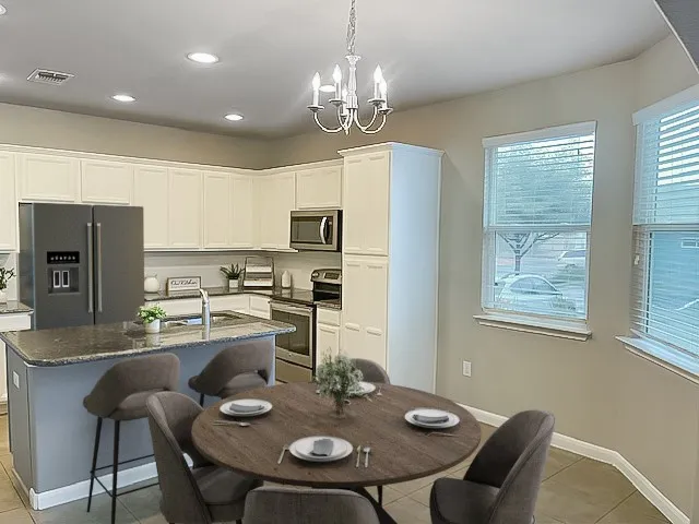 711 Rolling Oak Drive #117 Round Rock, TX 78664