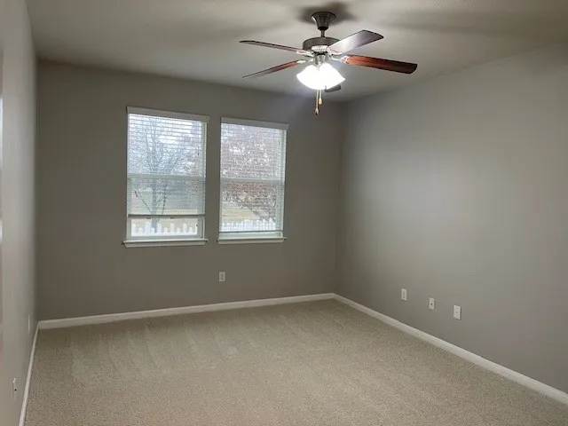 711 Rolling Oak Drive #117 Round Rock, TX 78664
