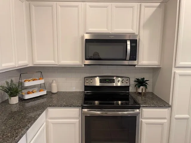 711 Rolling Oak Drive #117 Round Rock, TX 78664