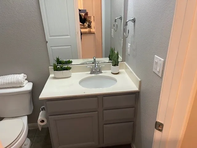 711 Rolling Oak Drive #117 Round Rock, TX 78664