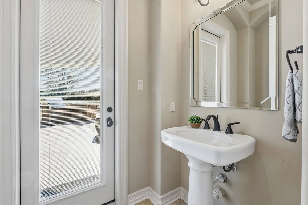 27435 Waterfall Hill Parkway Spicewood, TX 78669