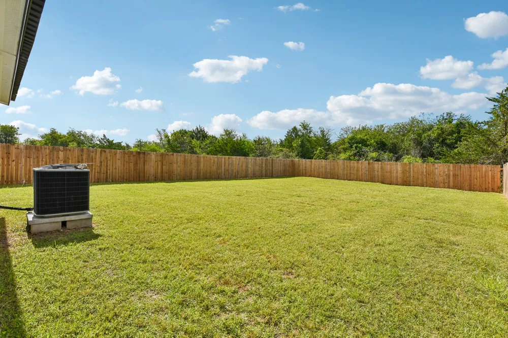 507 W 1st Street Flatonia, TX 78941