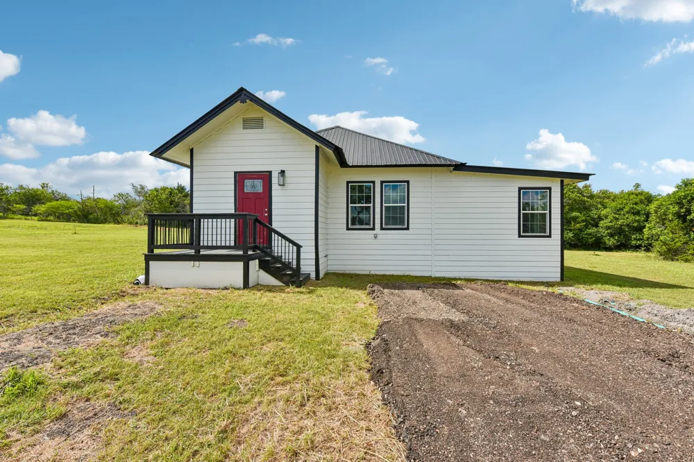 507 W 1st Street Flatonia, TX 78941
