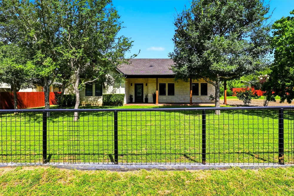 1303 Prairie Creek Road Granite Shoals, TX 78654