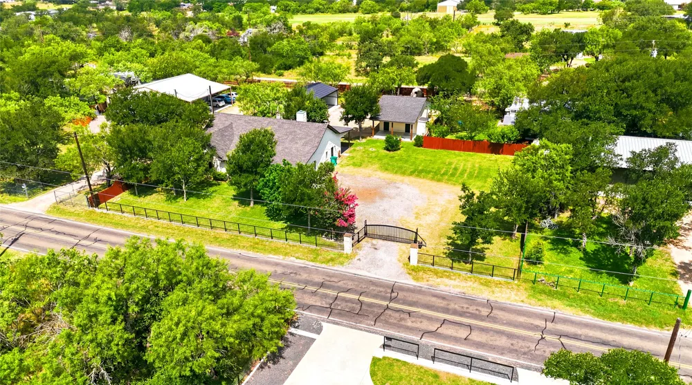 1303 Prairie Creek Road Granite Shoals, TX 78654