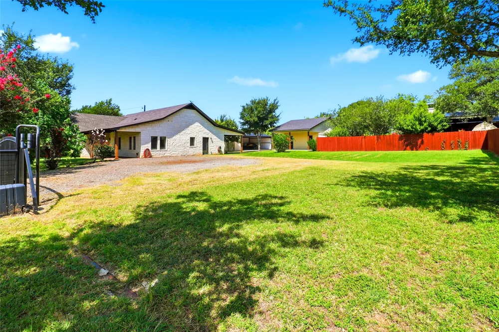 1303 Prairie Creek Road Granite Shoals, TX 78654