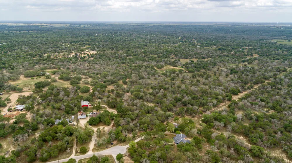 227 Encino Drive Floresville, TX 78114