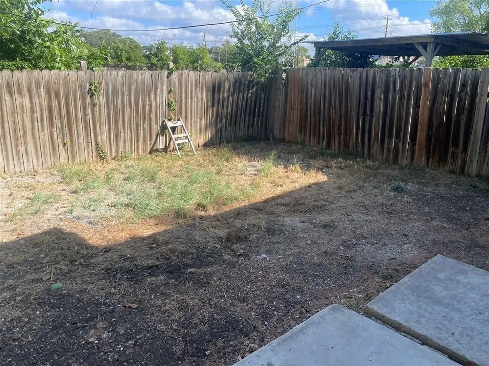 1113 Haynes Street San Marcos, TX 78666
