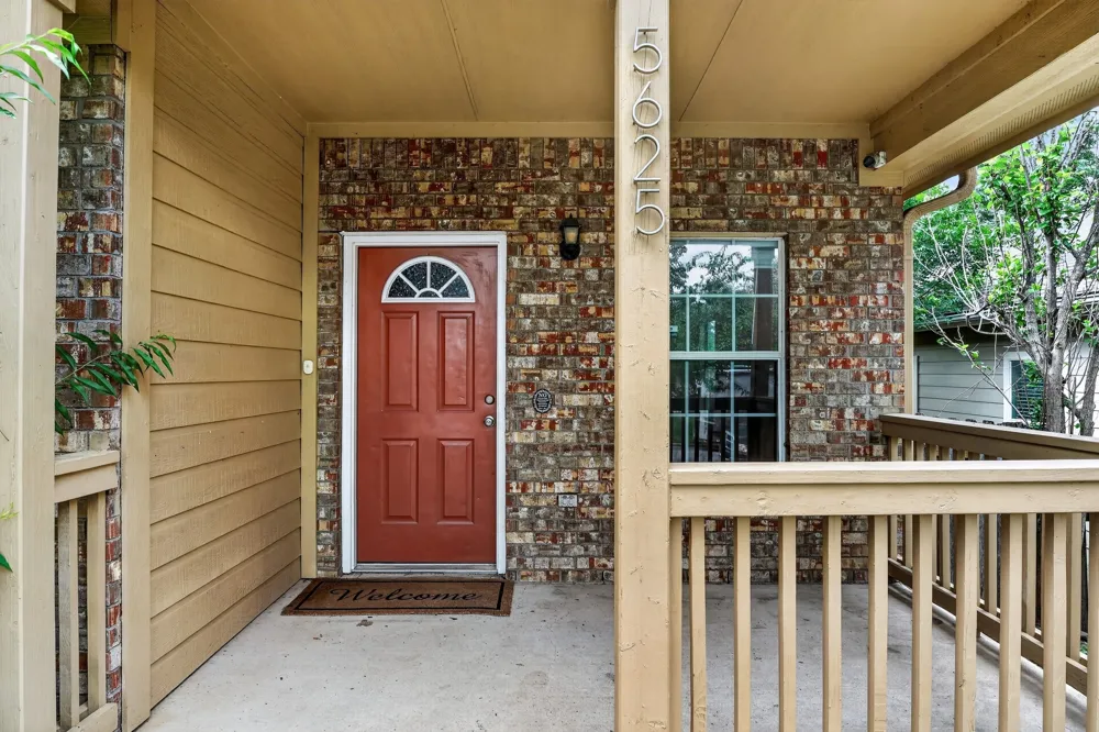 5625 Signal Point Point Austin, TX 78724