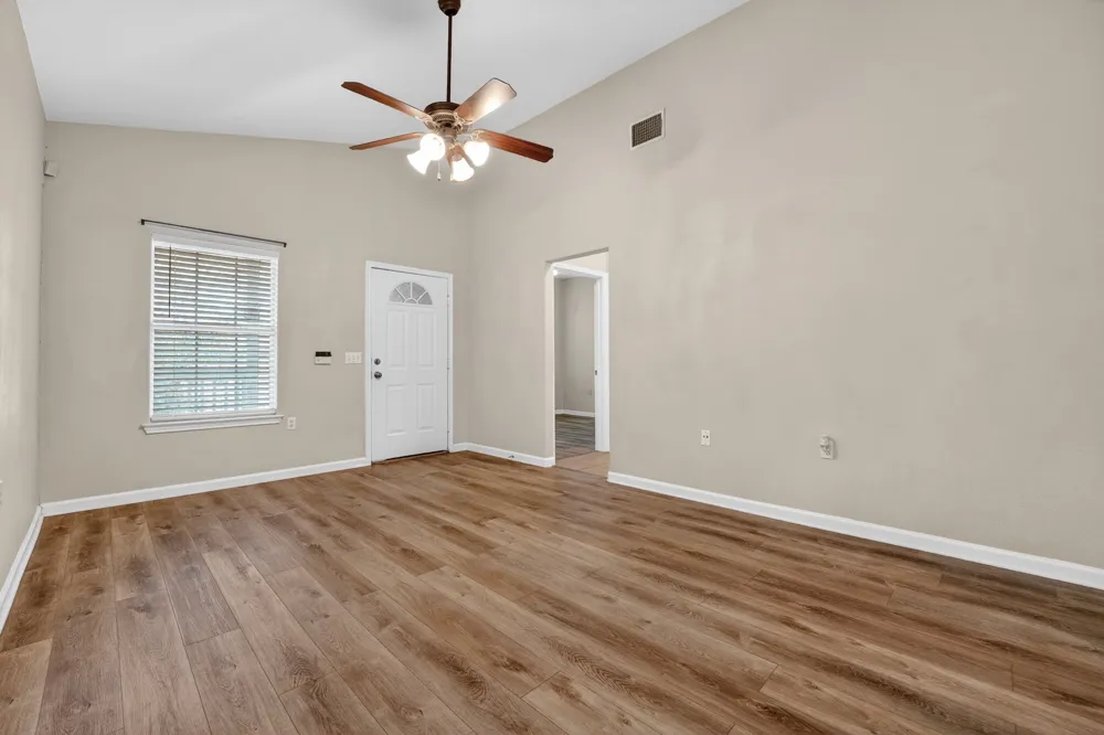 5625 Signal Point Point Austin, TX 78724