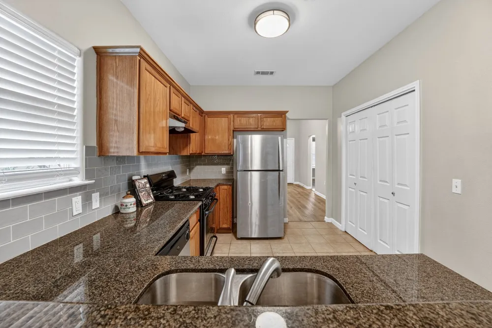 5625 Signal Point Point Austin, TX 78724