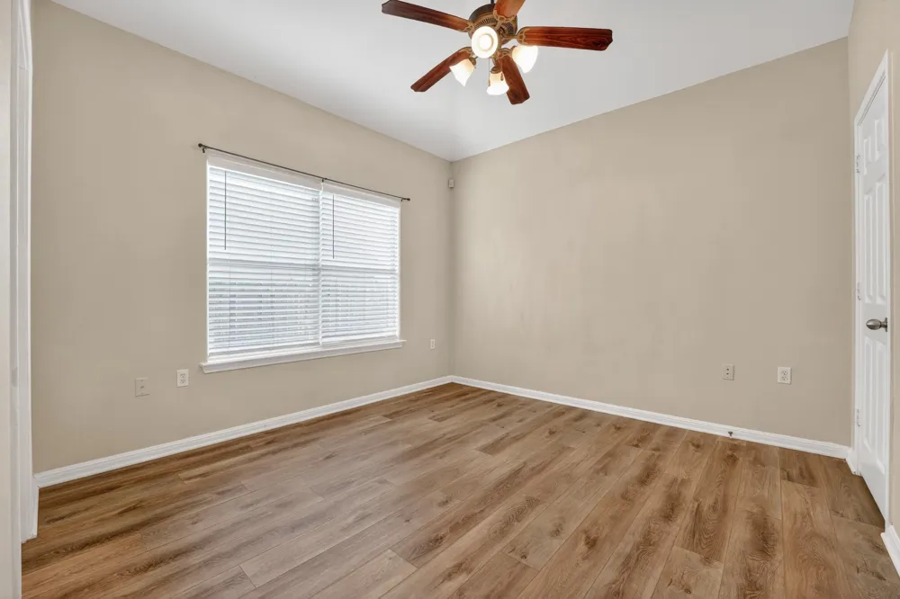 5625 Signal Point Point Austin, TX 78724