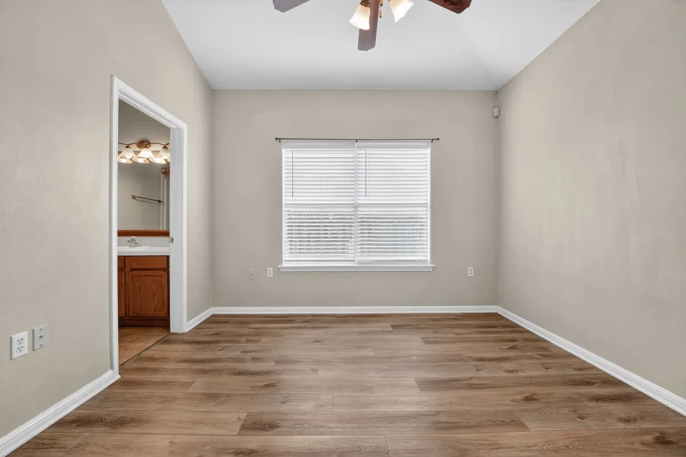 5625 Signal Point Point Austin, TX 78724