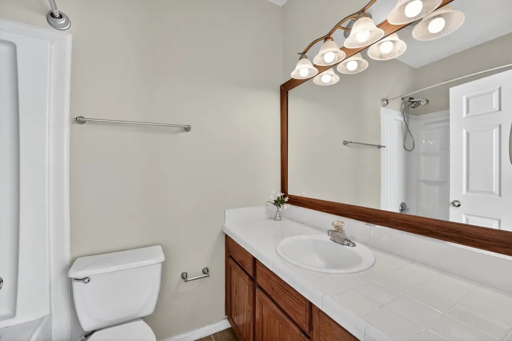 5625 Signal Point Point Austin, TX 78724