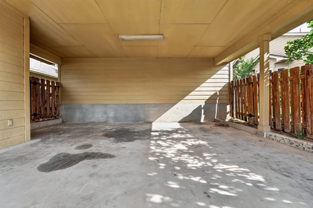 5625 Signal Point Point Austin, TX 78724