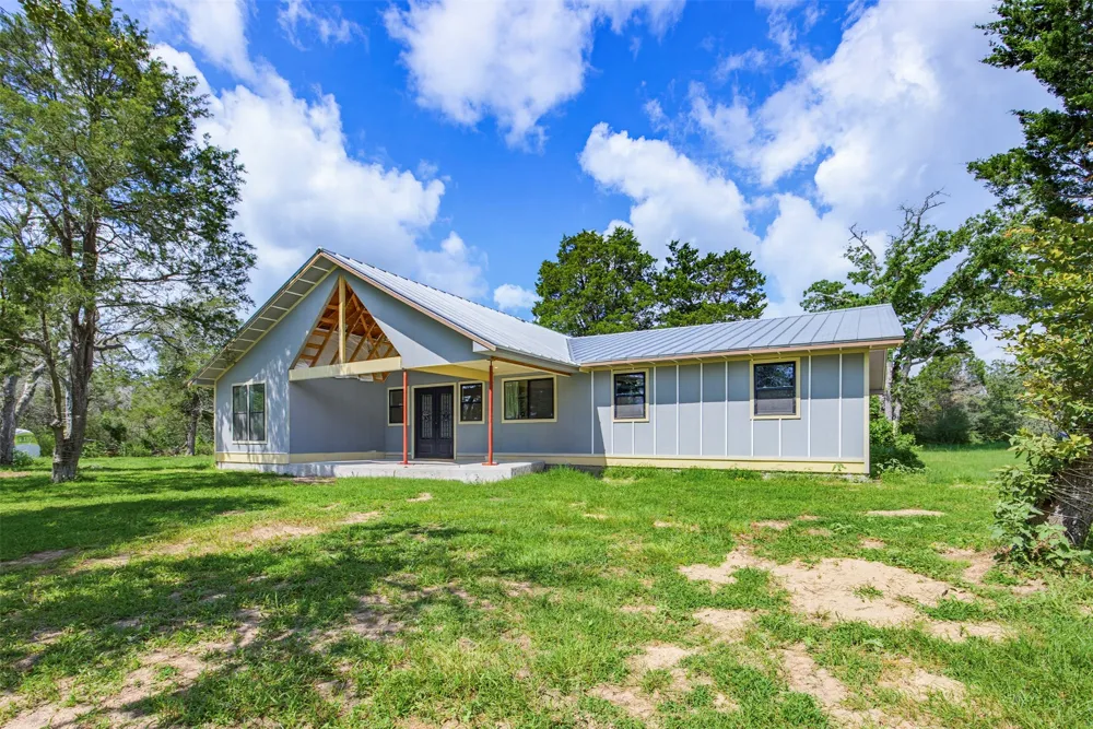 1156 County Road 437 Harwood, TX 78632