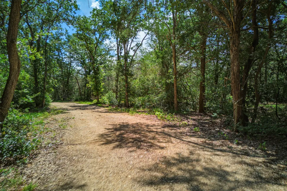 1156 County Road 437 Harwood, TX 78632
