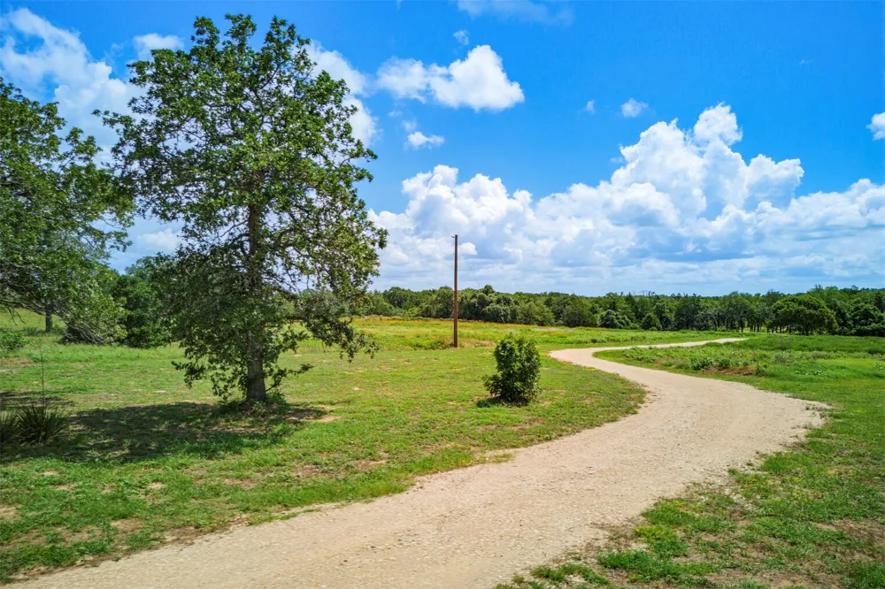 1156 County Road 437 Harwood, TX 78632