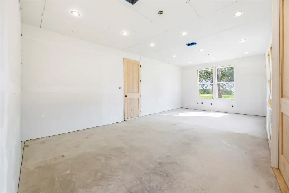 1156 County Road 437 Harwood, TX 78632