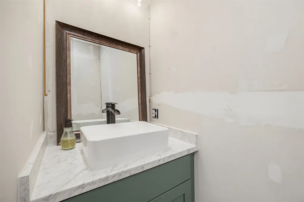 1156 County Road 437 Harwood, TX 78632
