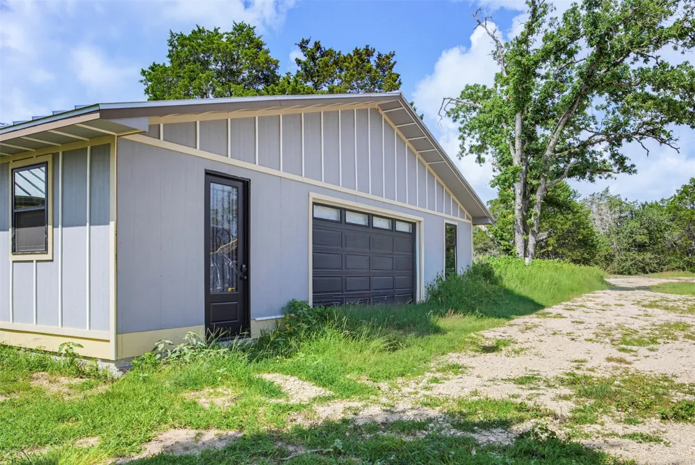 1156 County Road 437 Harwood, TX 78632