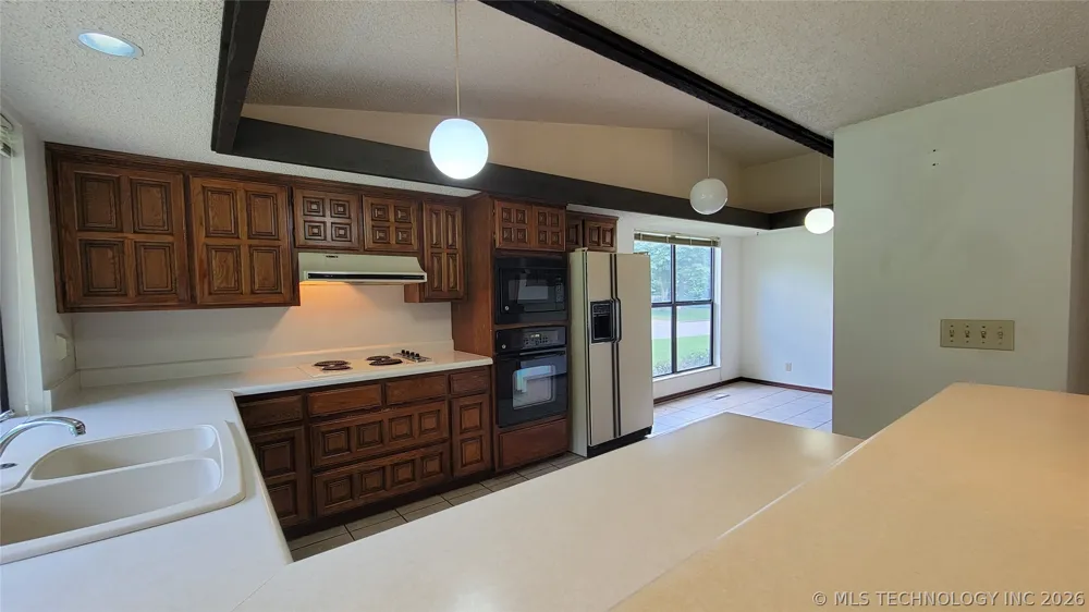 4027 E 82nd Place Tulsa, OK 74137