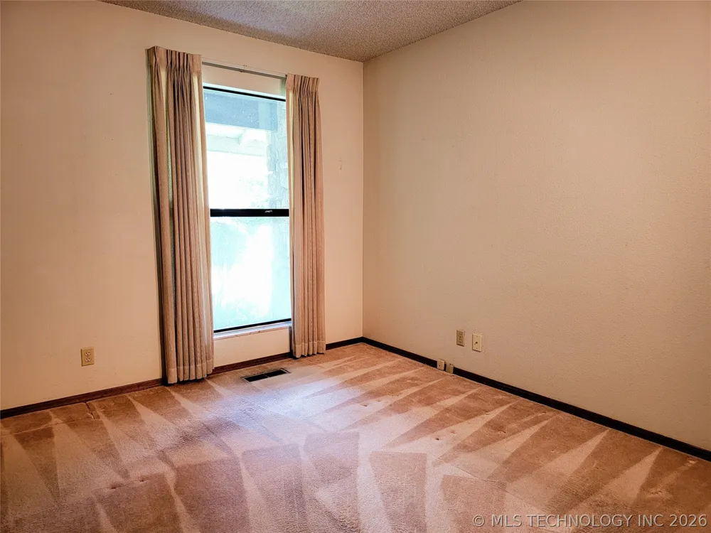 4027 E 82nd Place Tulsa, OK 74137