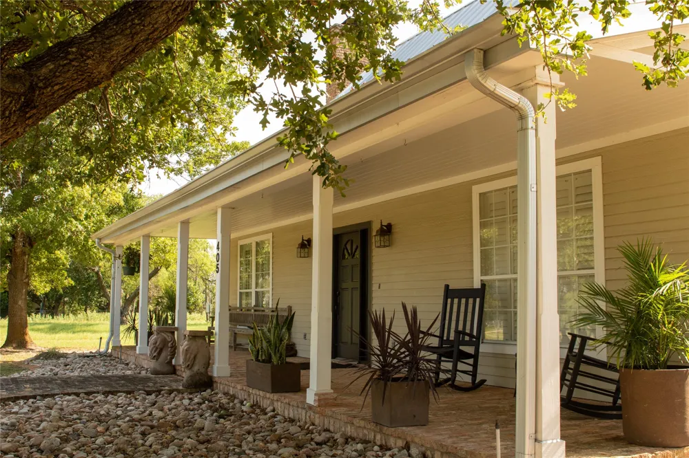 405 Frederick Road Fredericksburg, TX 78624