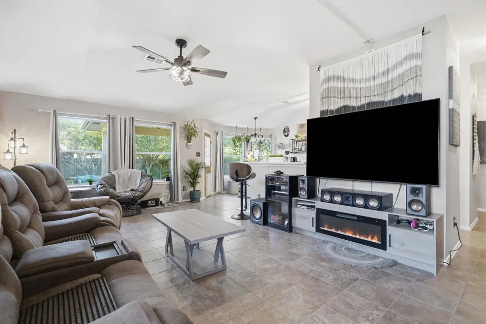 3133 Clinton Place Round Rock, TX 78665