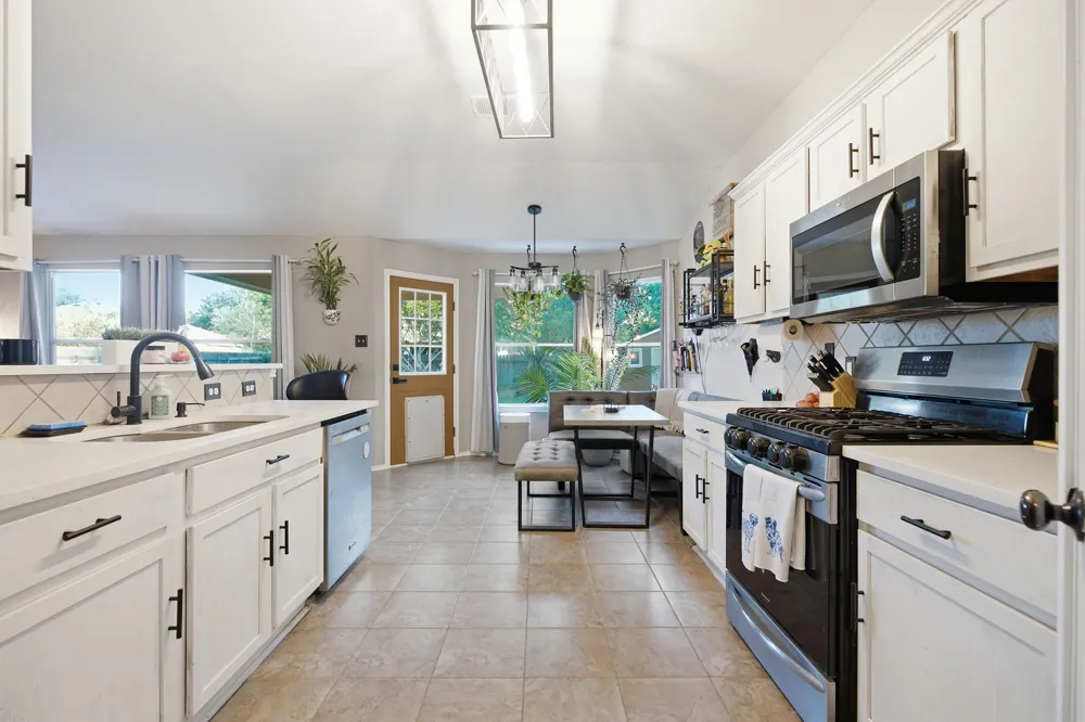 3133 Clinton Place Round Rock, TX 78665