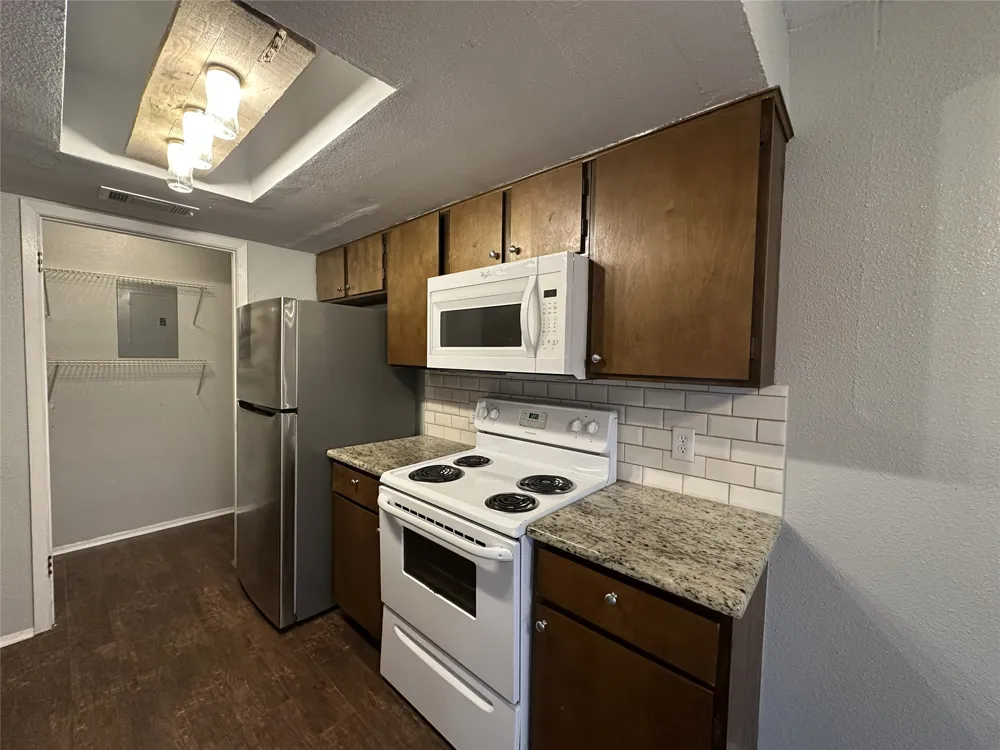 1305 Camp Craft Road #B West Lake Hills, TX 78746