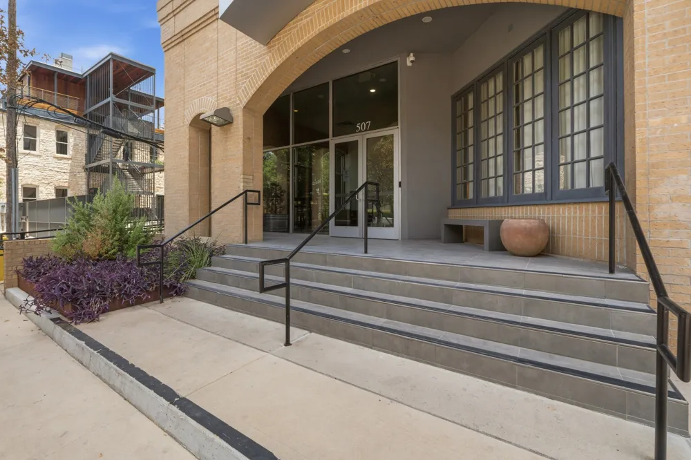 507 Sabine Street #901 Austin, TX 78701