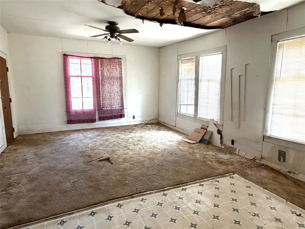 119 Pine Street Luling, TX 78648