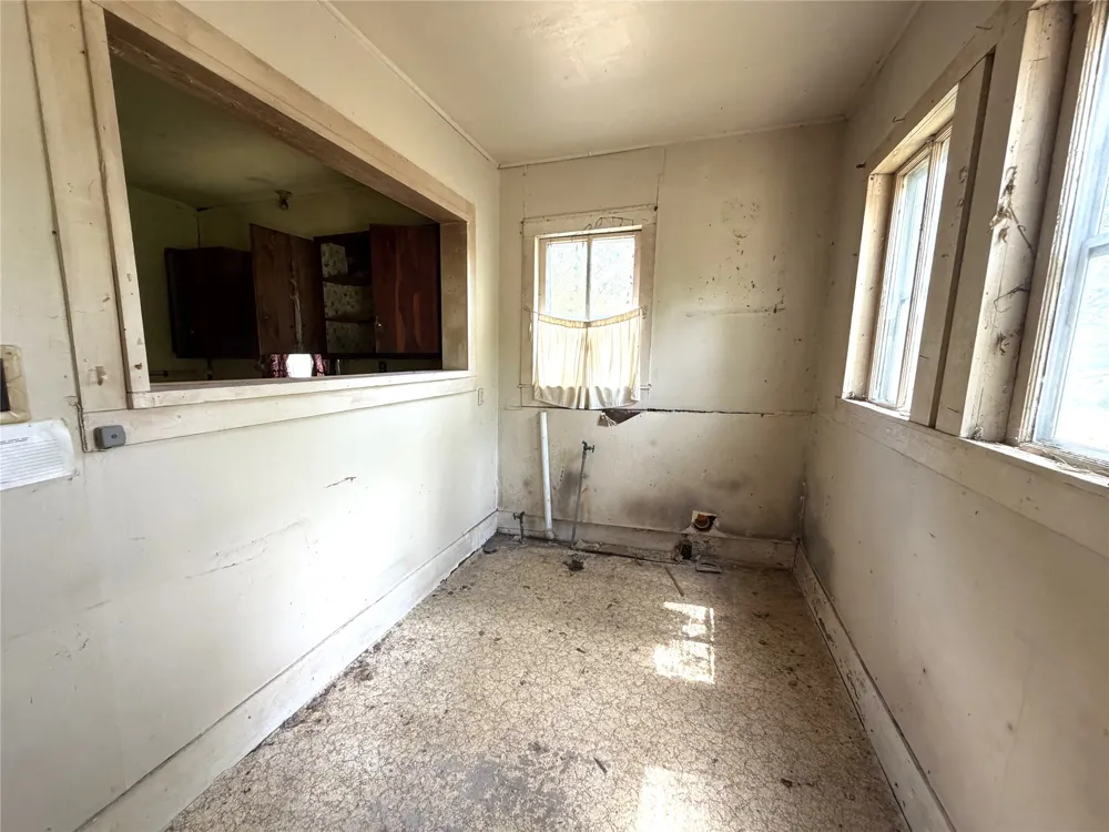 119 Pine Street Luling, TX 78648