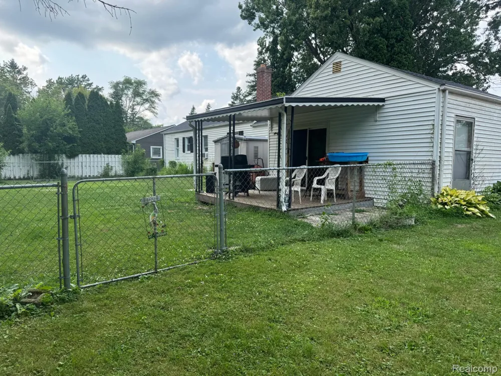 574 Wilson Avenue Mt Morris City, MI 48458