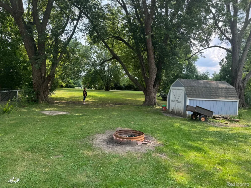 574 Wilson Avenue Mt Morris City, MI 48458