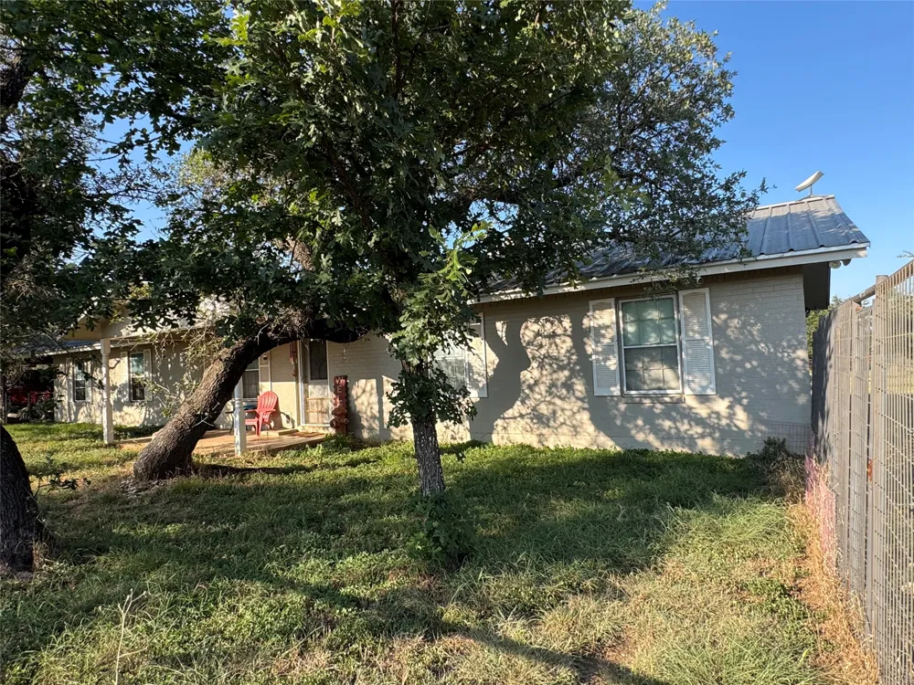 223 County Road 303 Bertram, TX 78605
