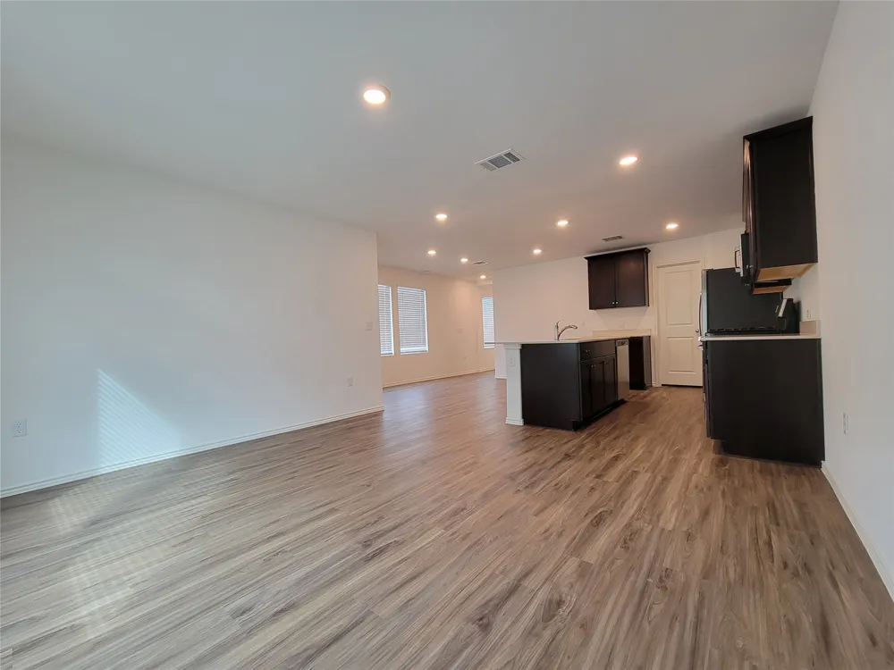12109 Short Leaf Path Del Valle, TX 78617