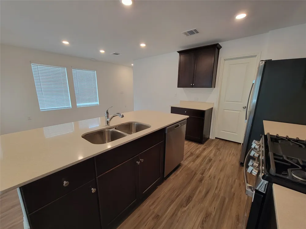 12109 Short Leaf Path Del Valle, TX 78617