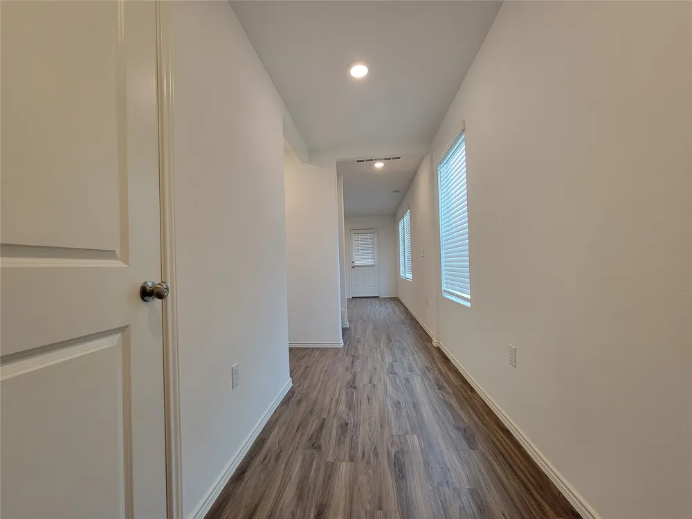 12109 Short Leaf Path Del Valle, TX 78617